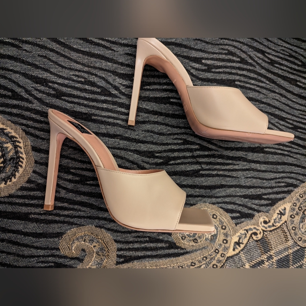 LITA by CIARA Solid Square Toe Slide  Sandal in Sand, & Black NWT - Picture 4 of 12